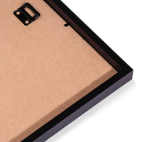 Alvara – Mystisches Line Art Portrait mit Blumen | Kunstdruck im Holzrahmen