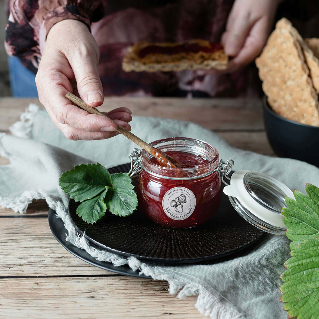 Marmeladen-Etiketten rund zum Ausdrucken – 24 Obstsorten, 5 cm Durchmesser - hellgrau